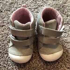 Baby girl size 5 stride ride shoes